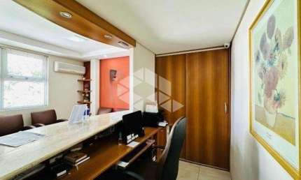 Sala comercial com 72,18m² de área privativa no Moinhos de Vento.