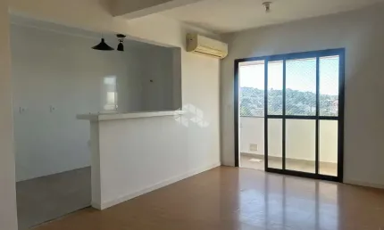Apartamento de 3 quartos 1 suite, sacada com churrasqueira e vaga de garagem coberta no bairro Nonoai.