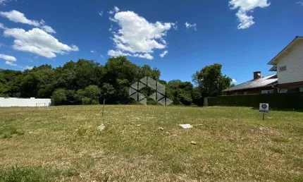 Terreno plano no Santo Inácio em condomínio com acesso controlado