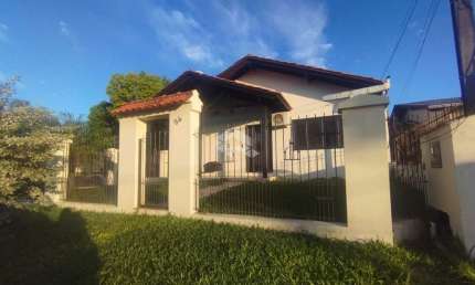 Casa de esquina com 3 dormitórios em Santa Cruz do Sul