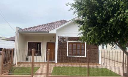 CASA PLANA SEMIMOBILIADA 03 DORMITÓRIOS NO BAIRRO ARROIO GRANDE