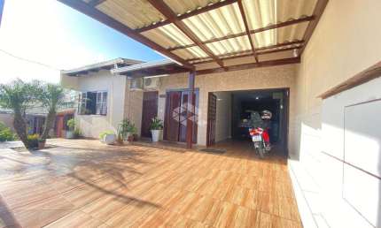 Casa Residencial/Comercial semimobiliada com 3 dormitórios, sendo 1 suíte, no Bairro Aliança