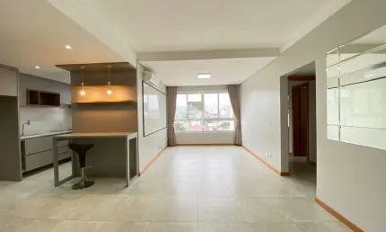 Apartamento semimobiliado com 2 dormitórios, sendo 1 suite!