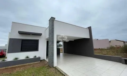 Casa com 3 dormitórios (1 suíte) no bairro Joaõ Alves