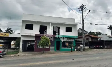 Prédio comercial e residencial no centro de vera cruz