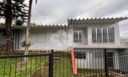 Casa com 4 dormitórios no centro de santa cruz do sul