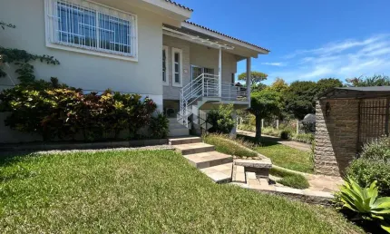 Casa de 3 dormitórios com uma área de 1.266 m² de terreno no bairro higienópolis.