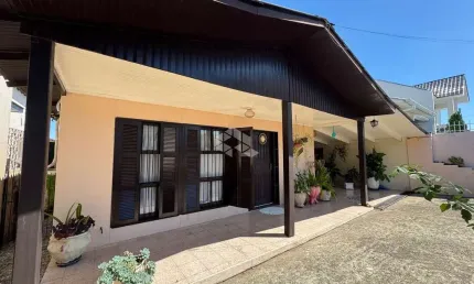Casa com 3 quartos à venda na Padre José Belser, 641, Arroio Grande, Santa Cruz do Sul