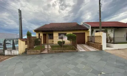 Casa no bairro goiás com 3 dormitórios e amplo pátio