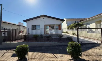 Casa com 3 quartos à venda na Presidente Prudente De Moraes, 352, Goiás, Santa Cruz do Sul