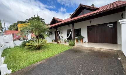 Casa 02 dormitórios com piscina em Linha Santa Cruz