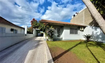 Casa de alvenaria 02 dormitórios e piscina no bairro goias