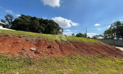 LINDO TERRENO DE ESQUINA EM CONDOMÍNIO FECHADO - Bairro Country