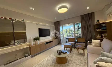Apartamento mobiliado, no Centro, com 03 dormitórios!
