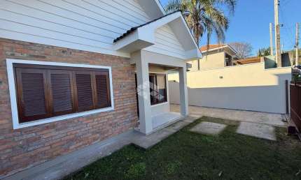 Casa com 4 dormitórios (2 suítes) semimobiliada com móveis sob medida