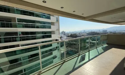 Apartamento no Centro, 02 dormitórios e amplo espaço social