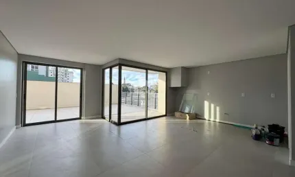 Apartamento no centro com 03 dormitórios suítes e terraço