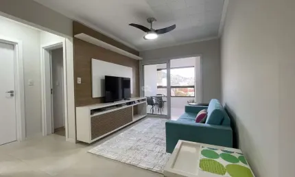 Apartamento semimobiliado, 02 dormitórios, com ampla sacada, no santo inácio!