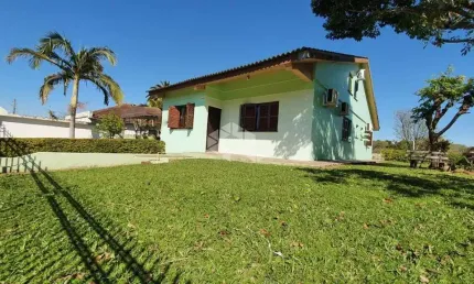 Casa com 3 quartos à venda na Reverendo Adolfo Ungaretti, 601, Chácara das Flores, Santa Maria, 173 m2 por R$ 700.000