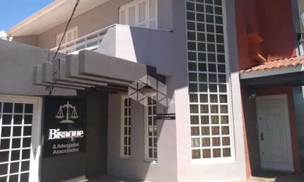 Casa a venda no bairro Nossa Senhora da Medianeira, Santa Maria.