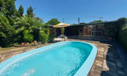 Casa com 3 quartos à venda na Congonhas, 264, Camobi, Santa Maria