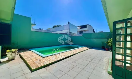 Vende-se Casa Ampla com 3 Dormitórios e Área de Lazer no Bairro Nonoay - Santa Maria/RS