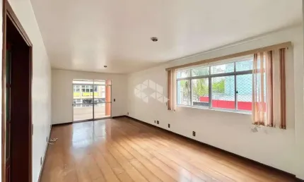 Apartamento Amplo de 3 Dormitórios no Coração da Cidade