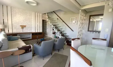 Cobertura espetacular com 3 quartos, suíte, piscina e vista panorâmica!