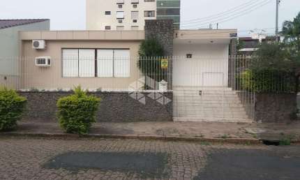 Casa com 360m² e 3 quartos à venda no Jardim Lindóia