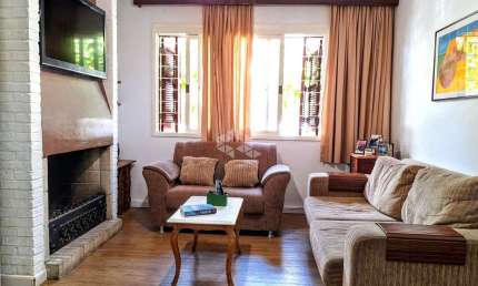 Casa com 129 m² e 3 quartos à venda no bairro Teresópolis