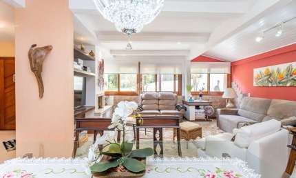 Casa com 207m² e 3 quartos à venda no bairro Teresópolis
