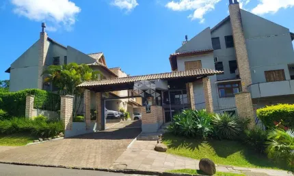 Casa em condominio n Cristal, 3 quartos, lareira, churraqueira e piscina, 180m2
