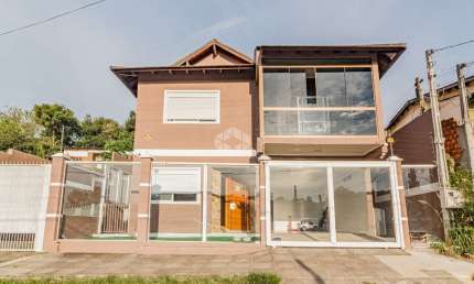 Casa  330m2, com 4 quartos a venda  no Bairro Partenon