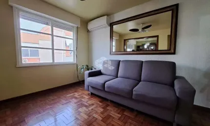 Apartamento com 74m² e 3 quartos à venda no Bairro Cristal