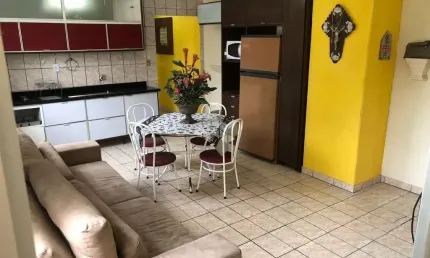 CASA RESIDENCIAL NO BAIRRO CACHOEIRA DO BOM JESUS, EM FLORIANÓPOLIS, SC, SEMI-MOBILIADA, CHURRASQUEIRA, 4 DORMITÓRIOS SENDO 3 SUÍTES, 7 VAGAS GARAGEM.