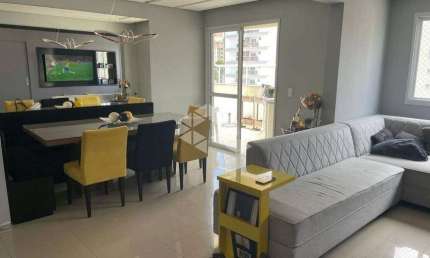 COBERTURA NO BAIRRO NOSSA SENHORA DO ROSÁRIO, SÃO JOSÉ, SC, TERRAÇO COM CHURRASQUEIRA, JACUZZI, 03 DORMITÓRIOS SENDO 01 SUÍTE, E 02 VAGAS DE GARAGEM.