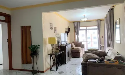 COBERTURA NO BAIRRO CANTO, EM FLORIANÓPOLIS, SC, SEMI-MOBILIADA, TERRAÇO, SACADA, 03 QUARTOS SENDO 01 SUÍTE COM HIDROMASSAGEM, E 02 VAGAS DE GARAGEM.
