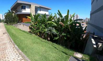 TERRENO NO BAIRRO ESTREITO, EM FLORIANÓPOLIS, SC, COM 355,19M² DE ÁREA TOTAL