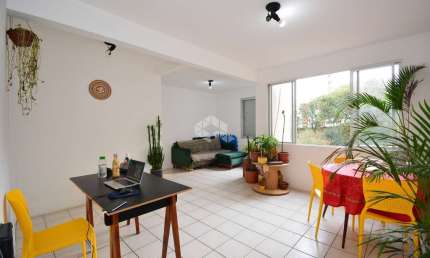 APARTAMENTO COM 2 QUARTOS E 1 VAGA DE GARAGEM NO BAIRRO CAPOEIRAS, EM FLORIANÓPOLIS/SC.