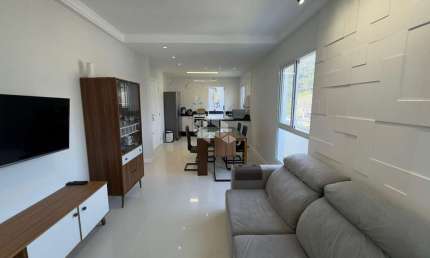 COBERTURA DUPLEX COM 2 QUARTOS SENDO 1 SUÍTE E 2 VAGAS DE GARAGEM NO BAIRRO CÓRREGO GRANDE EM FLORIANÓPOLIS/SC