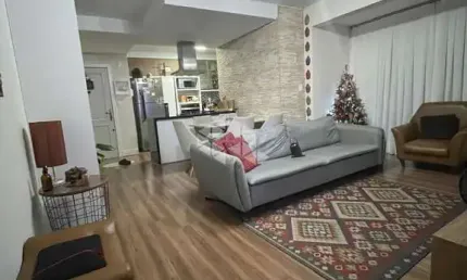 APARTAMENTO GARDEN COM 3 QUARTOS SENDO 1 SUÍTE E 1 VAGA DE GARAGEM DE GARAGEM NO BAIRRO ESTREITO EM FLORIANÓPOLIS/SC