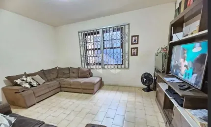 Casa residencial à venda com 3 quartos sendo 1 suíte e 2 vagas de garagem no bairro barreiros em são josé/sc.