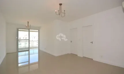 Apartamento á venda com 3 quartos sendo 1 suíte e 2 vagas de garagem no bairro canto em florianópolis/sc.