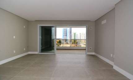 APARTAMENTO À VENDA COM 3 SUÍTES E 2 VAGAS DE GARAGEM NO BAIRRO KOBRASOL EM SÃO JOSÉ/SC.