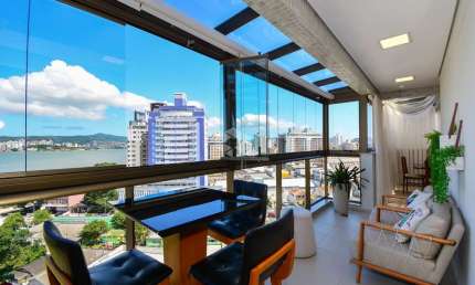 COBERTURA DUPLEX COM 3 QUARTOS SENDO 2 SUÍTES E 3 VAGAS DE GARAGEM NO BAIRRO BALNEÁRIO EM FLORIANÓPOLIS/SC