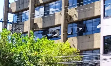 Sala comercial à venda na Rua Voluntários da Pátria, 760, São Geraldo, Porto Alegre