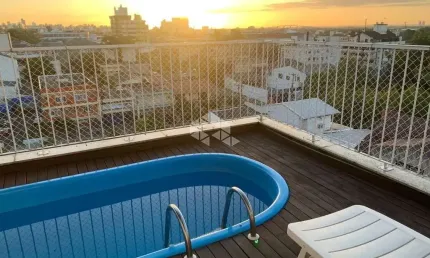 Excelente cobertura, com 03 dormitórios, com piscina, ótima posição solar.