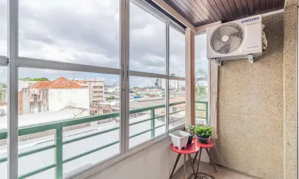 Apartamento 3 dormitórios/Quartos.Sacada frente e lateral.2 Banheiros.