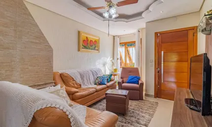 Casa Sobrado com 3 dormitórios/Quartos .Garagem Coberta. Árvores Frutíferas.