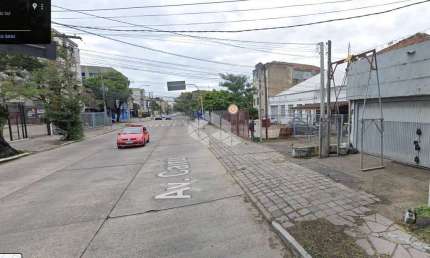 Pavilhão de 350m² área construída. no 4º Distrito de Porto Alegre.